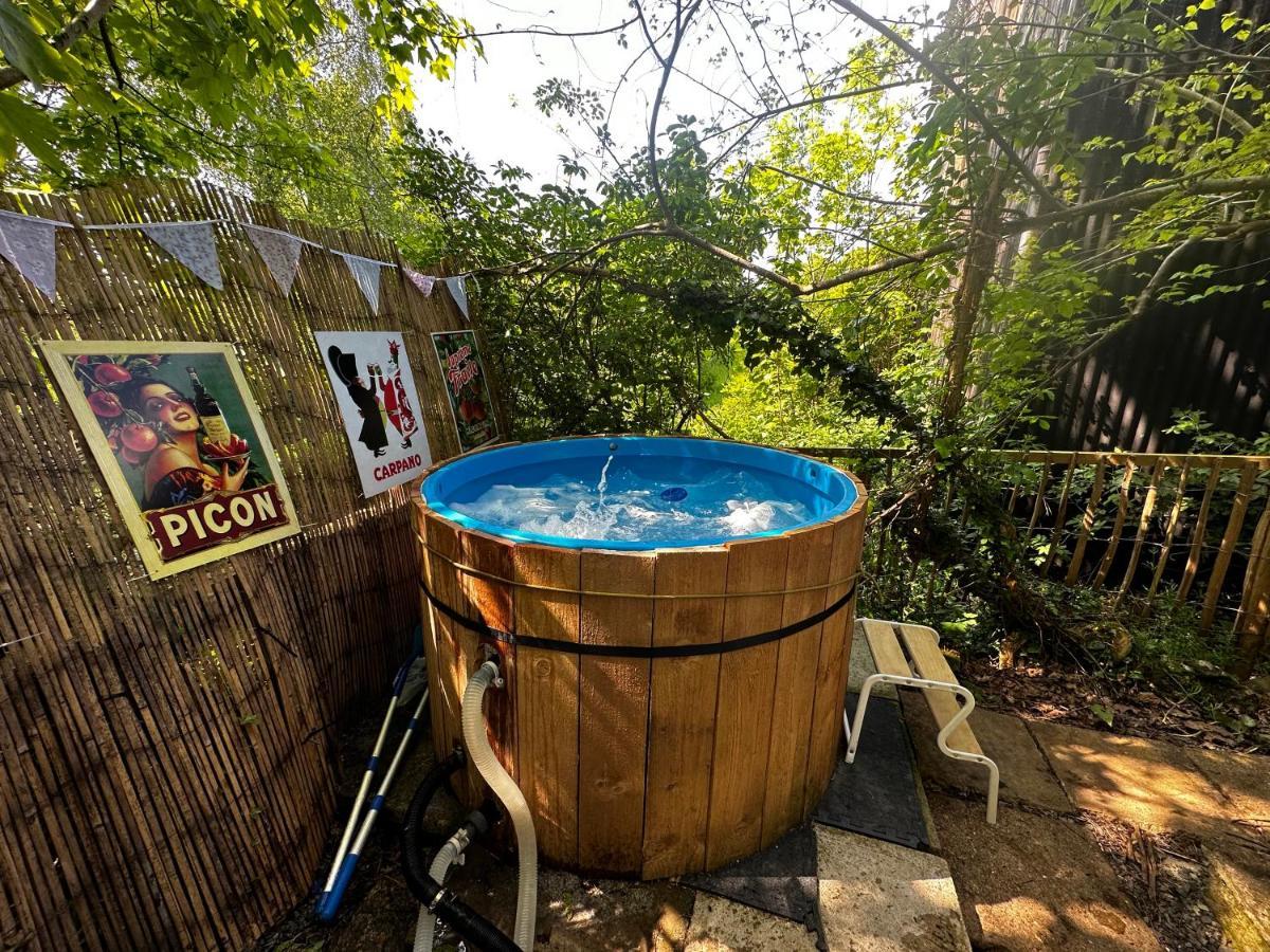 Remarkable Boultons Barn With Hot Tub Newton Abbot Exterior photo